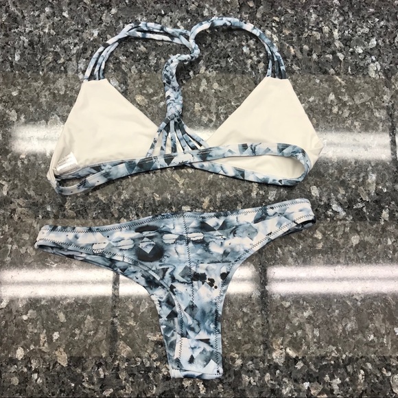 Brazilian bikini - Picture 3 of 6